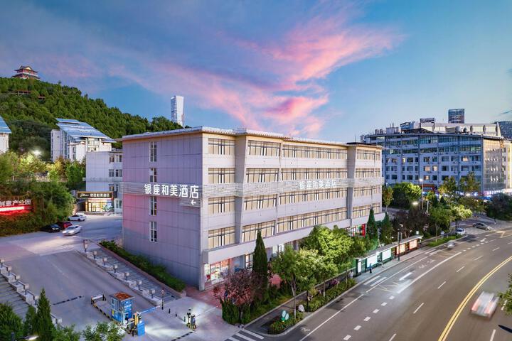 Ginza Meimei Hotel (Jinan Qilu Software Park Store)