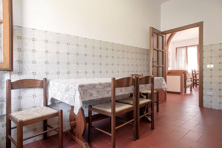 Room 25 of 132