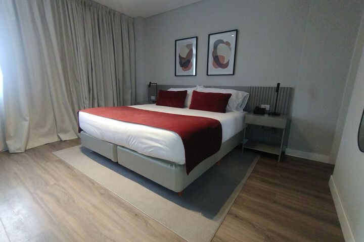 Room 33 of 99