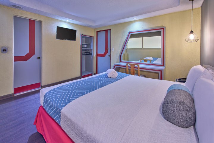 Room 8 of 30