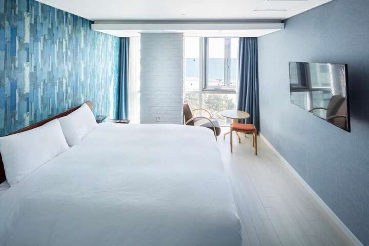 Room 29 of 153