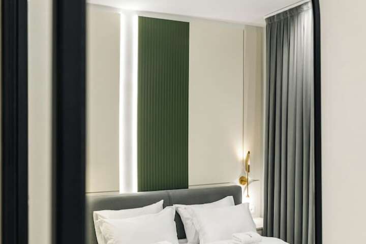 Room 14 of 120