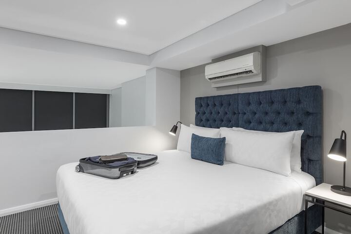 Room 16 of 60