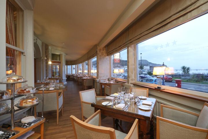Dining 89 of 110