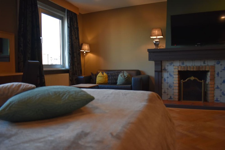 Room 4 of 88
