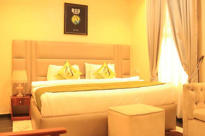 Room 11 of 22