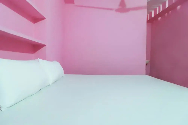 Room 5 of 12
