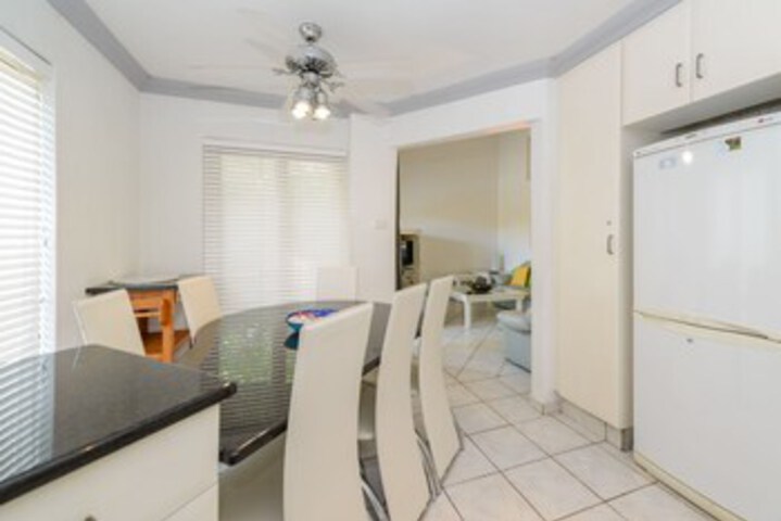 Room 5 of 16