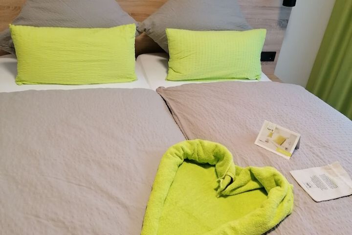 Room 7 of 20