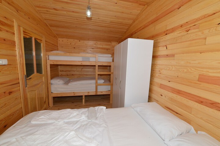 Room 12 of 42