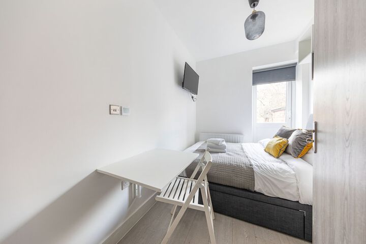 Room 10 of 65