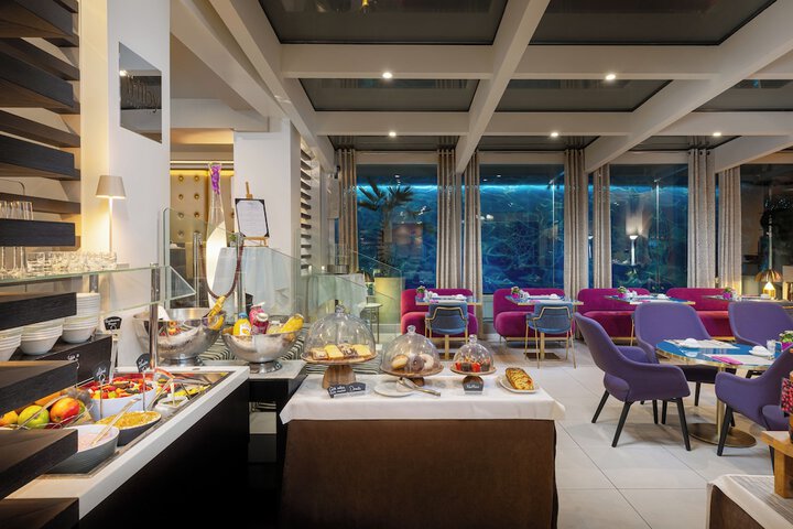Dining 69 of 78