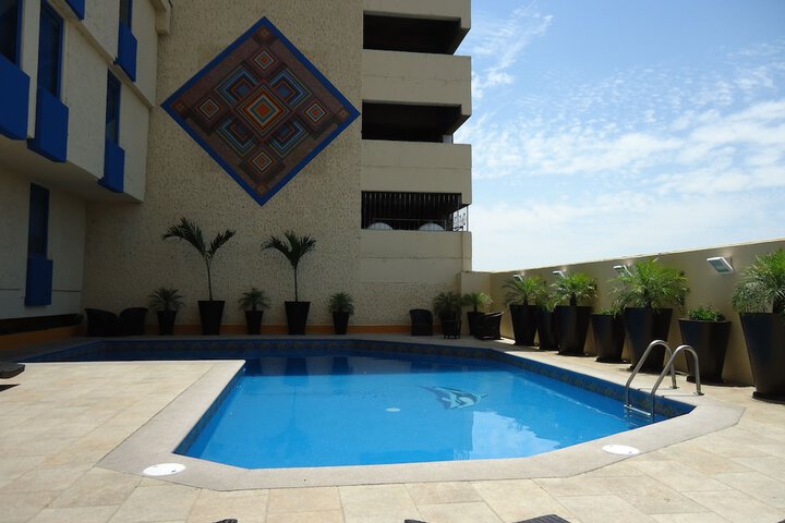 Hotel Pool