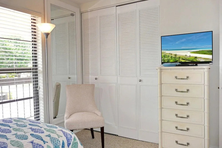 Room 4 of 17