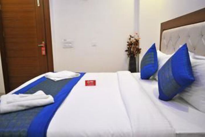 Room 11 of 21