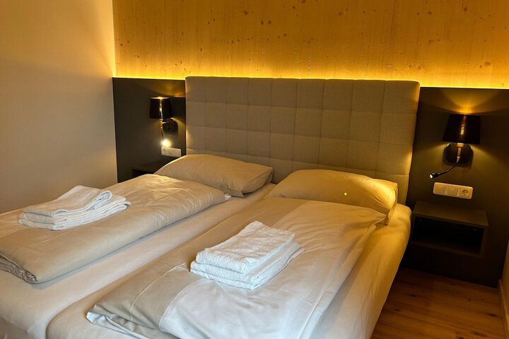 Room 4 of 42