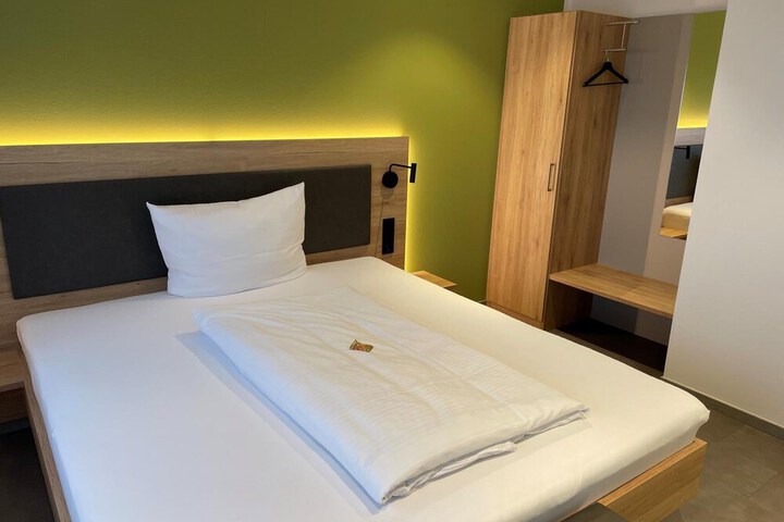 Room 5 of 24