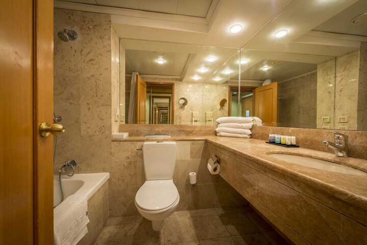 Clean Restrooms