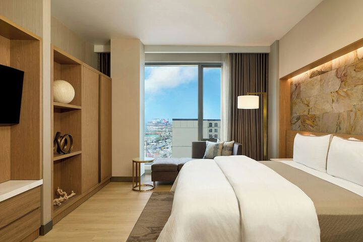 Room 10 of 24
