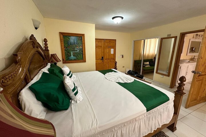 Room 27 of 116