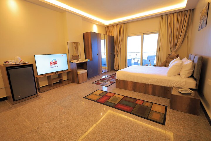 Room 9 of 37