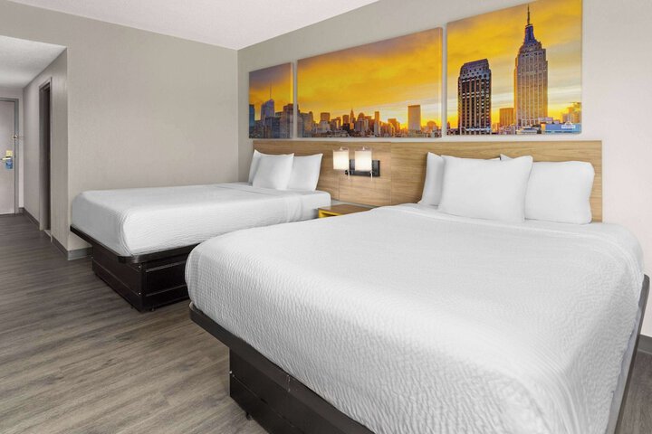 1 King Bed Suite (20 of 33)