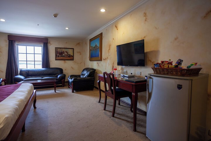 Room 12 of 38