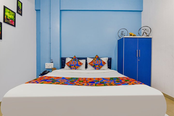 Room 10 of 28