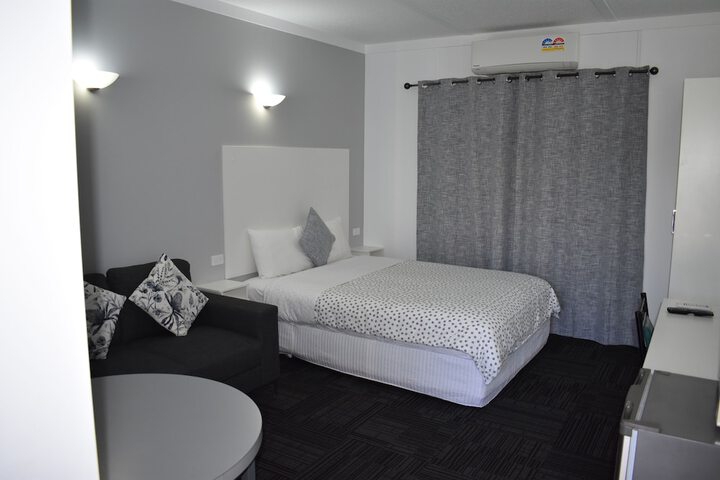 Room 8 of 24