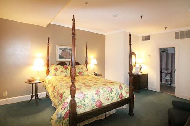 Room 93 of 170