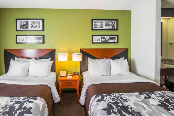 1 King Bed (8 of 11)