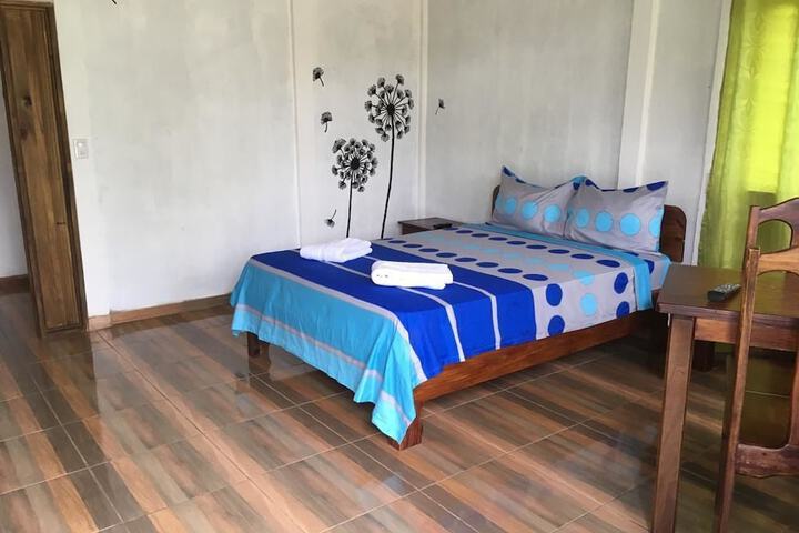 Room 9 of 24