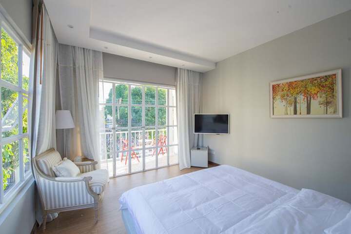 Room 13 of 48