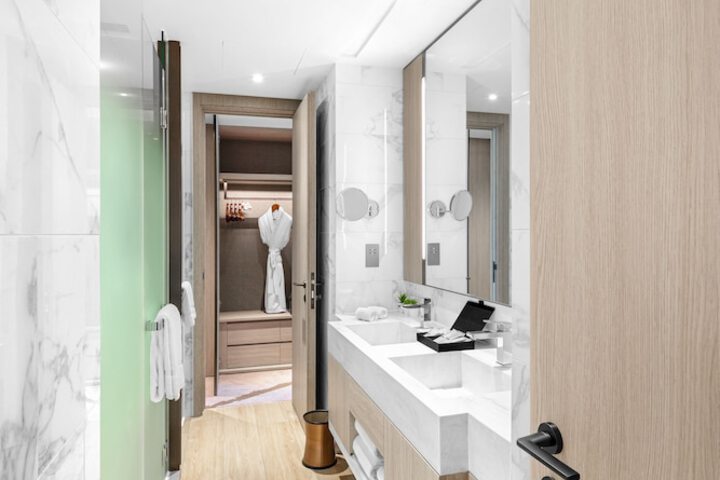 Room 30 of 44