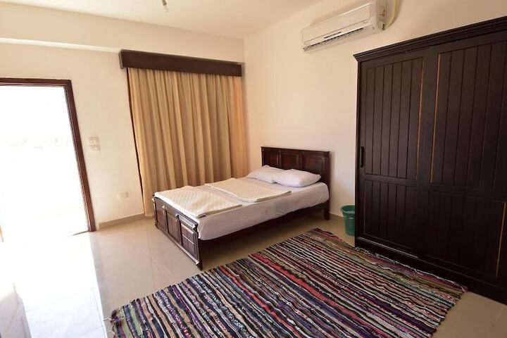 Room 8 of 43