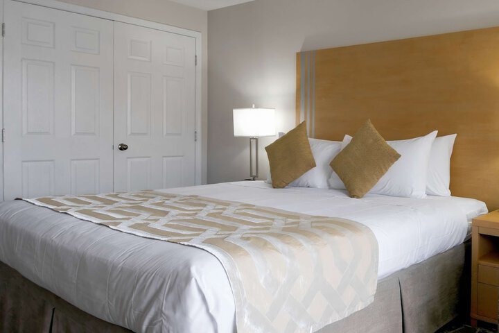 Room 3 of 60