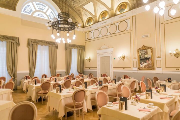 Dining 93 van 122