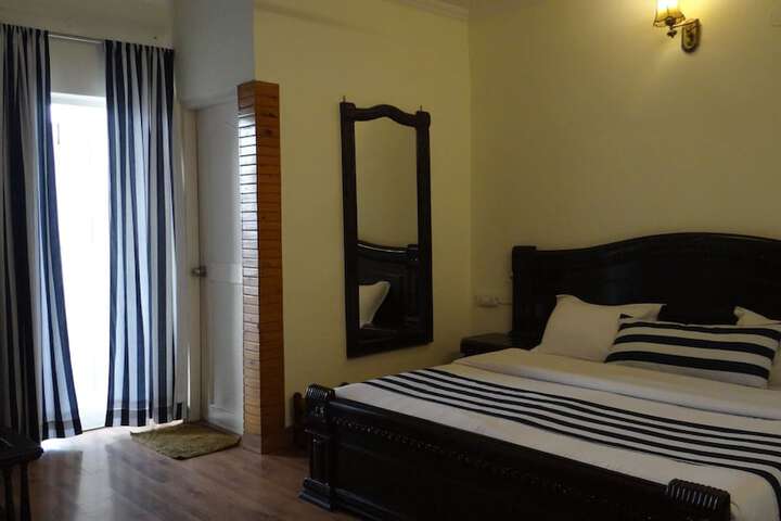 Room 30 of 113