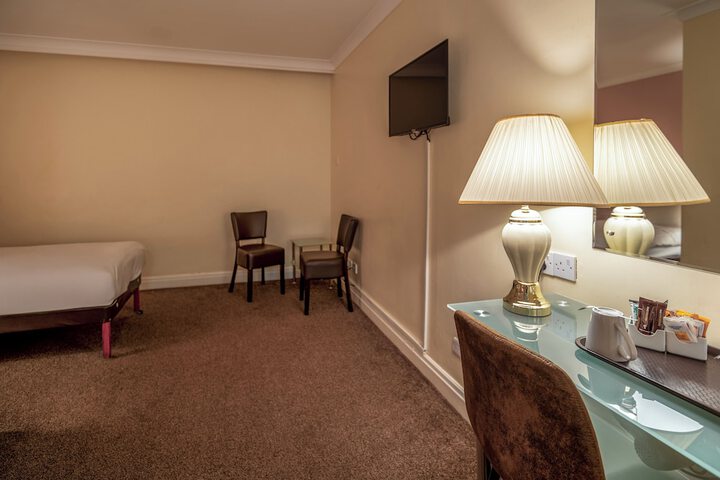 Room 43 of 66
