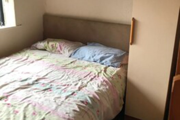 Room 11 of 28