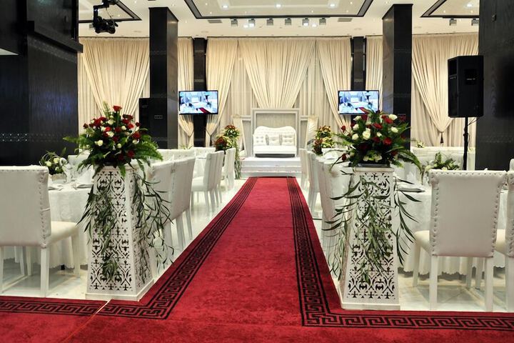 Ballroom/Hall 32 of 41