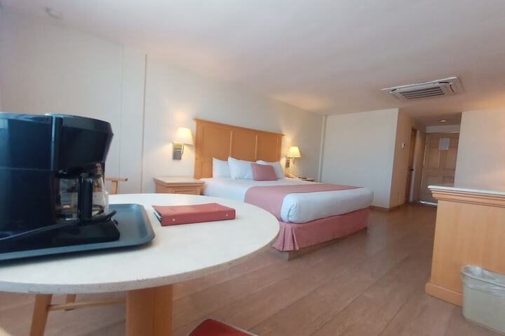 Room 27 of 134