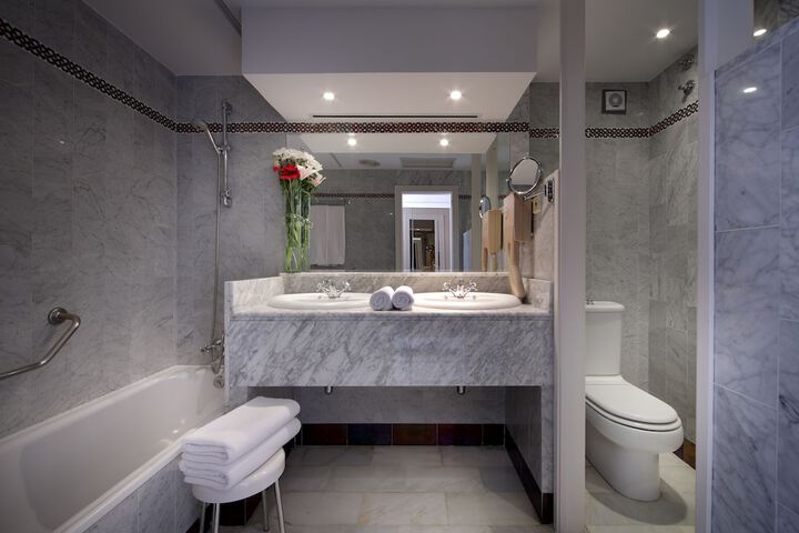 Clean Restrooms