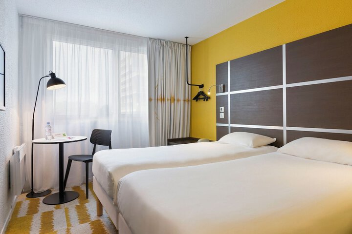 Room 3 of 36