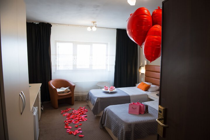 Room 19 of 80