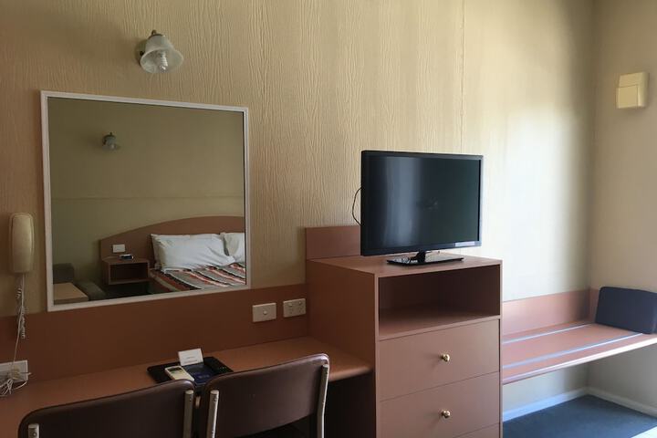 Room 6 of 30