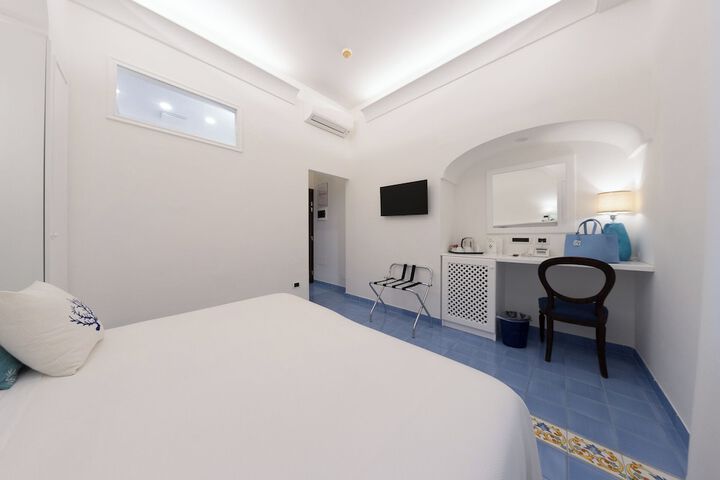 Room 28 of 111