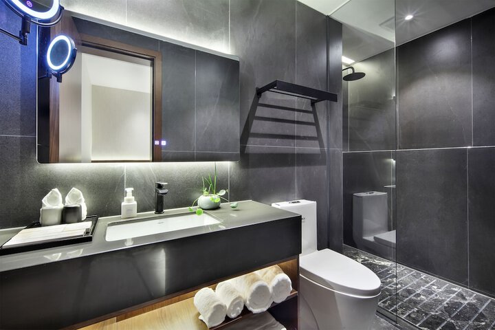 Room 45 of 102