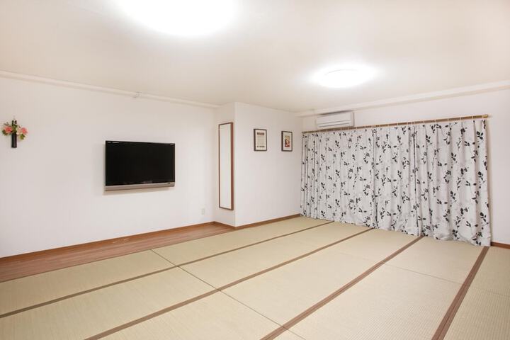 Room 21 of 46