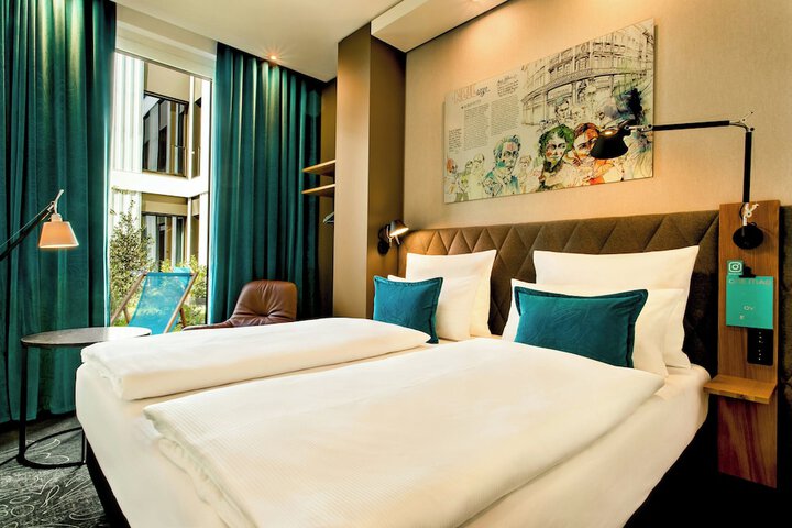 Room 9 of 27